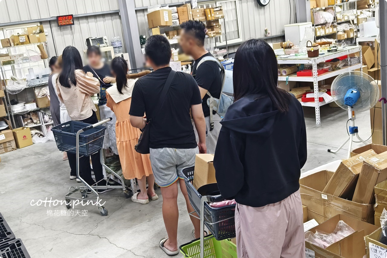 夢幻居家用品大賣場就在台中大里!拿額米藏在小路鐵皮倉庫裡