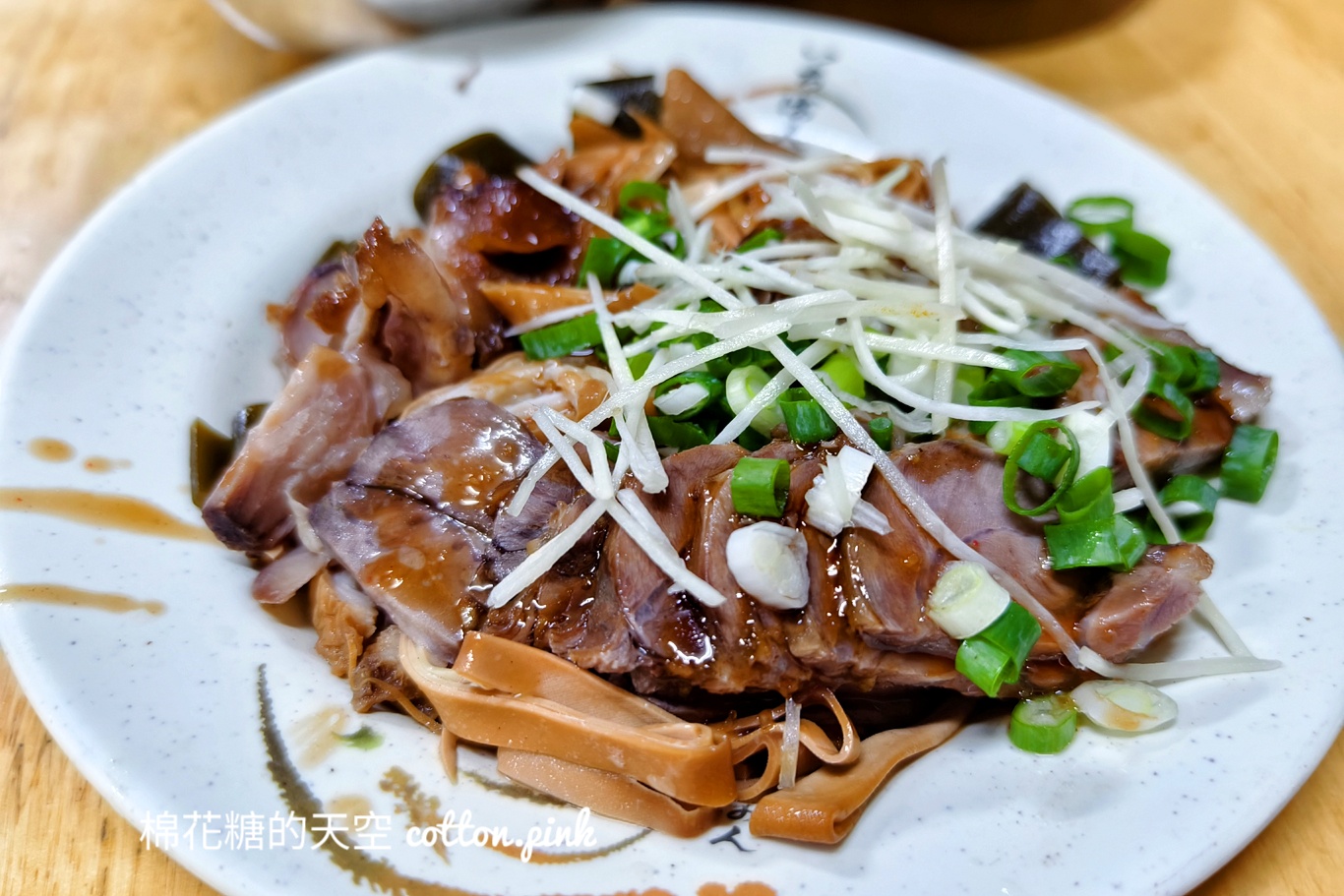 台中宵夜麵攤-松竹麵攤開到凌晨一點，滷味、豬肚湯都推推