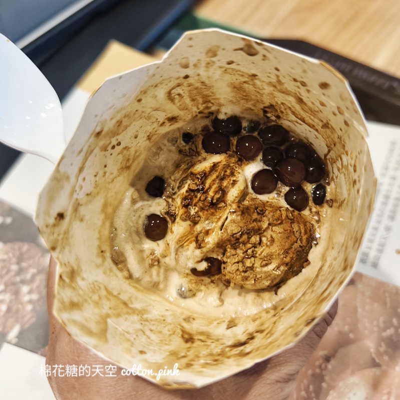 麥當勞珍珠奶茶冰炫風！珍珠、脆片加濃濃茶香～好吃推推