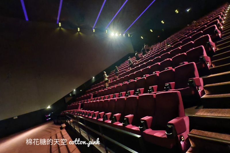 秀泰影城最新screen X原來是這樣！270度螢幕看電影建議坐這排