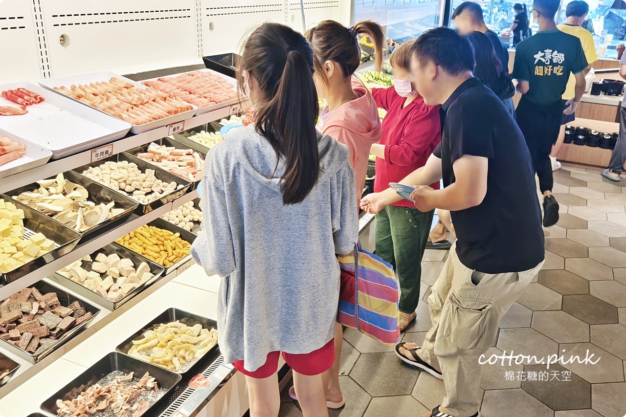 台中火鍋吃到飽大喜鍋自助吧選擇超多！ 五款肉片任你吃就在沙鹿光華時尚廣場