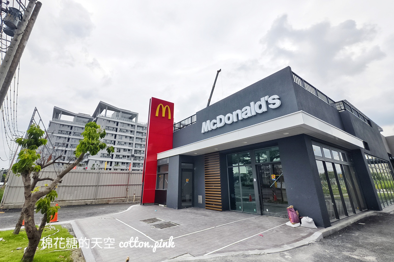 逢甲麥當勞移到這裡來！外觀幾乎落成～期待開幕日期公布
