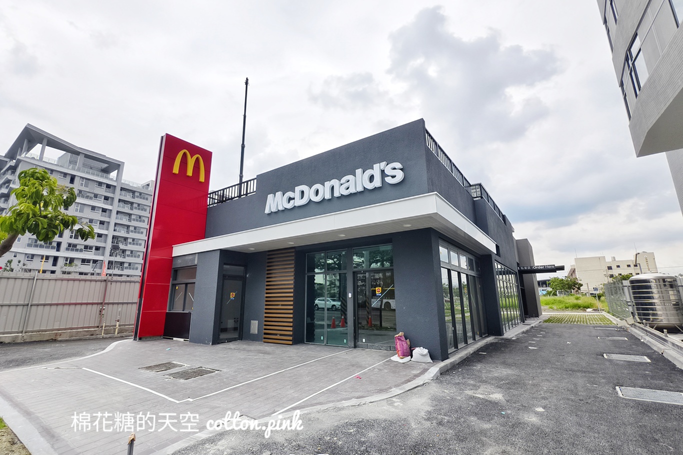 逢甲麥當勞移到這裡來！外觀幾乎落成～期待開幕日期公布