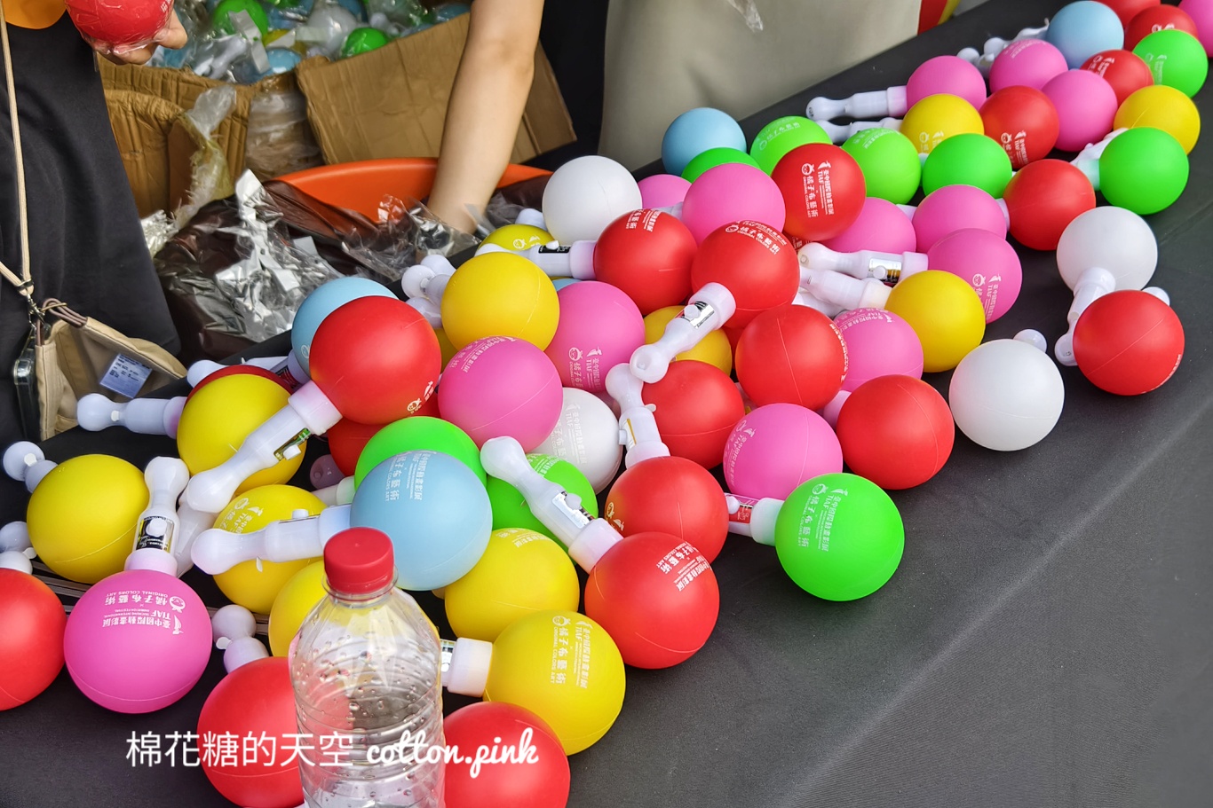 市民廣場化身露天電影院~免費進場早鳥還有遊戲帳篷.爆米花可以領