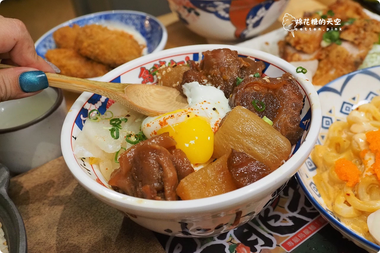 中友百貨旁小小麥烏龍麵專賣一中店日式氛圍滿滿!用餐區升級吃起來