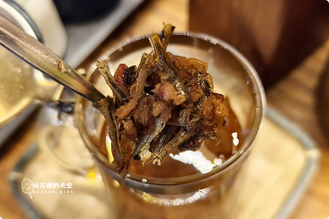 中友百貨旁小小麥烏龍麵專賣一中店日式氛圍滿滿!用餐區升級吃起來