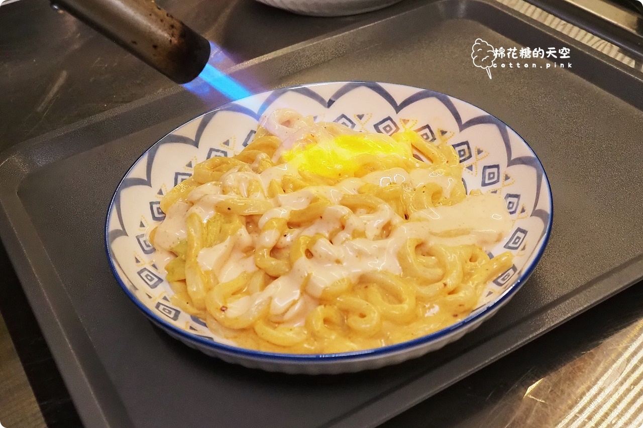 中友百貨旁小小麥烏龍麵專賣一中店日式氛圍滿滿!用餐區升級吃起來