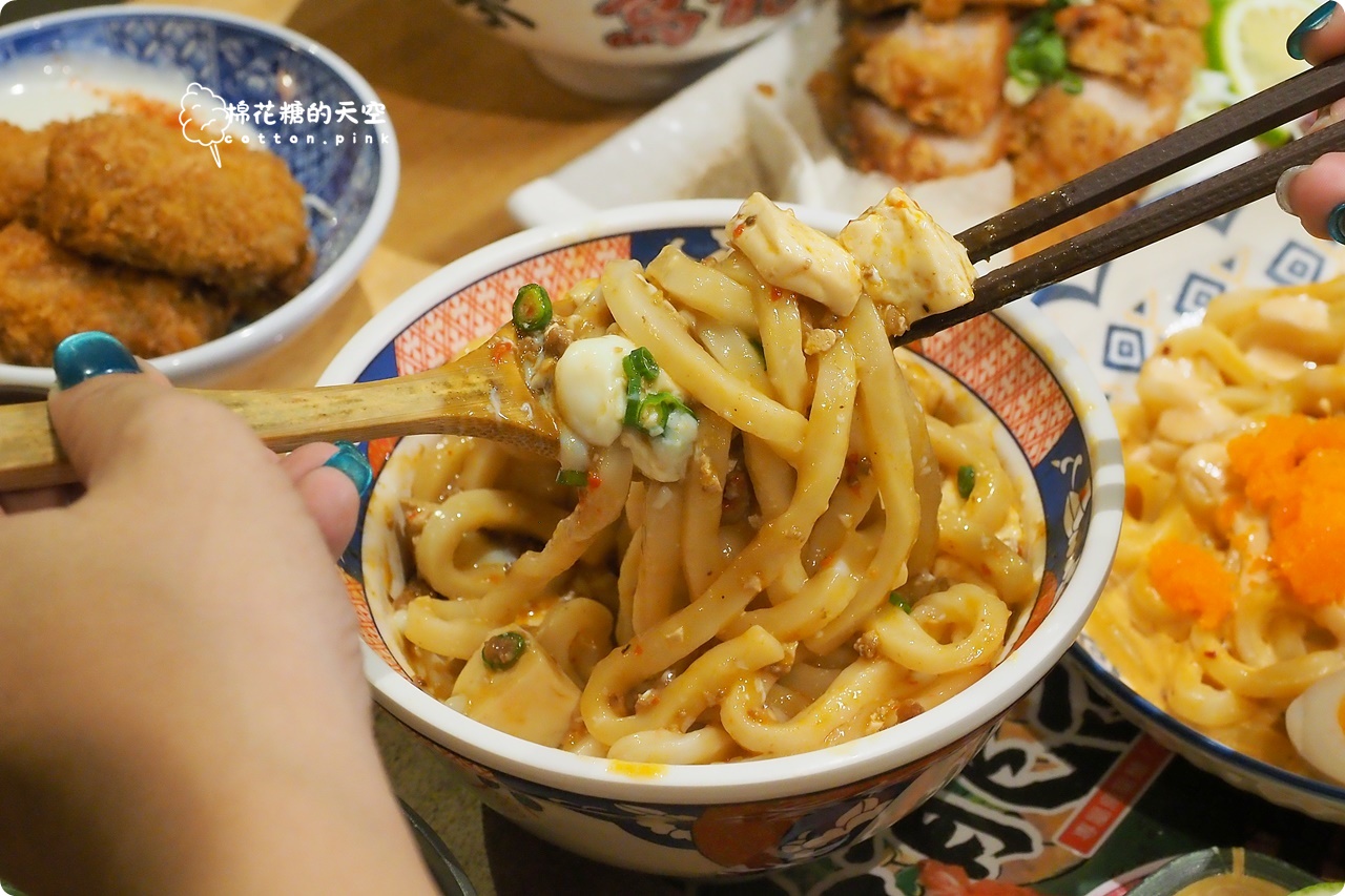 中友百貨旁小小麥烏龍麵專賣一中店日式氛圍滿滿!用餐區升級吃起來