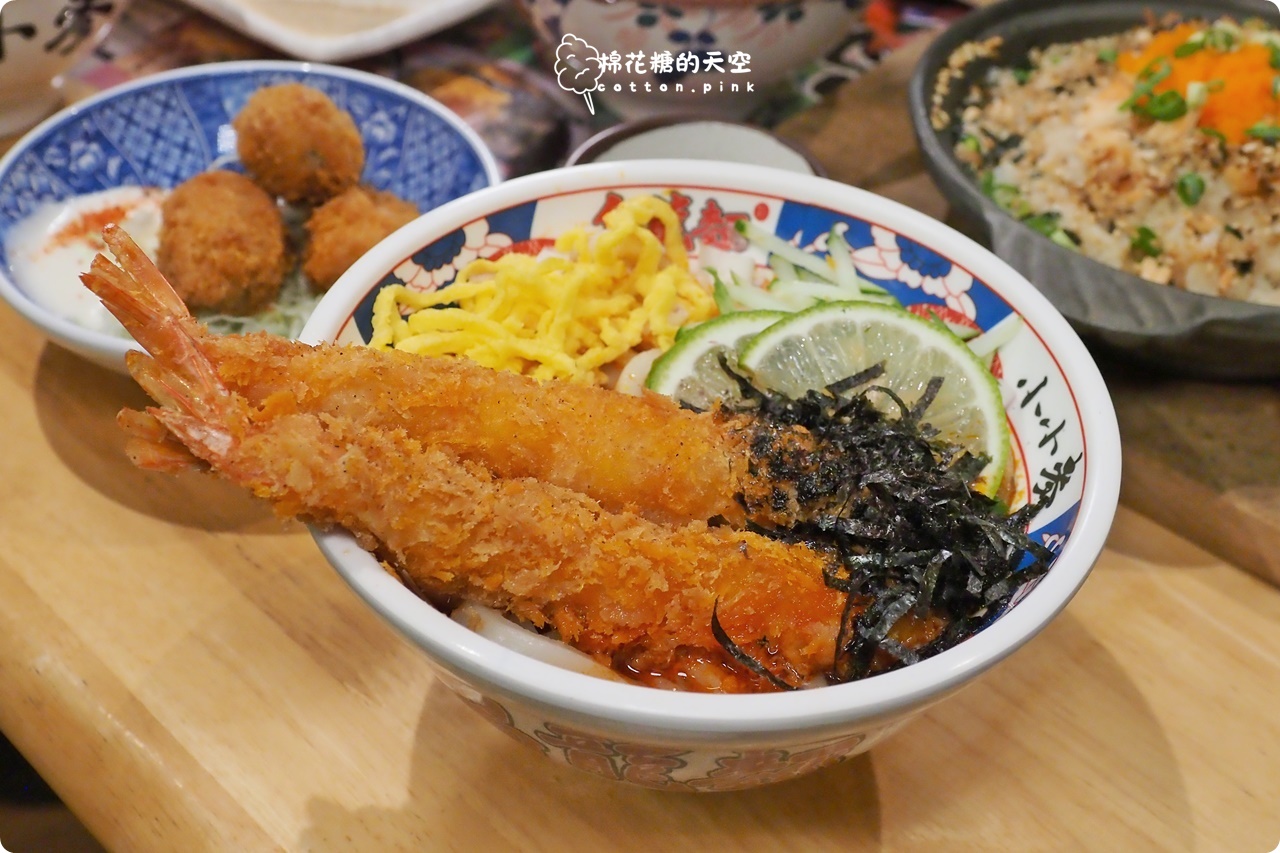 中友百貨旁小小麥烏龍麵專賣一中店日式氛圍滿滿!用餐區升級吃起來