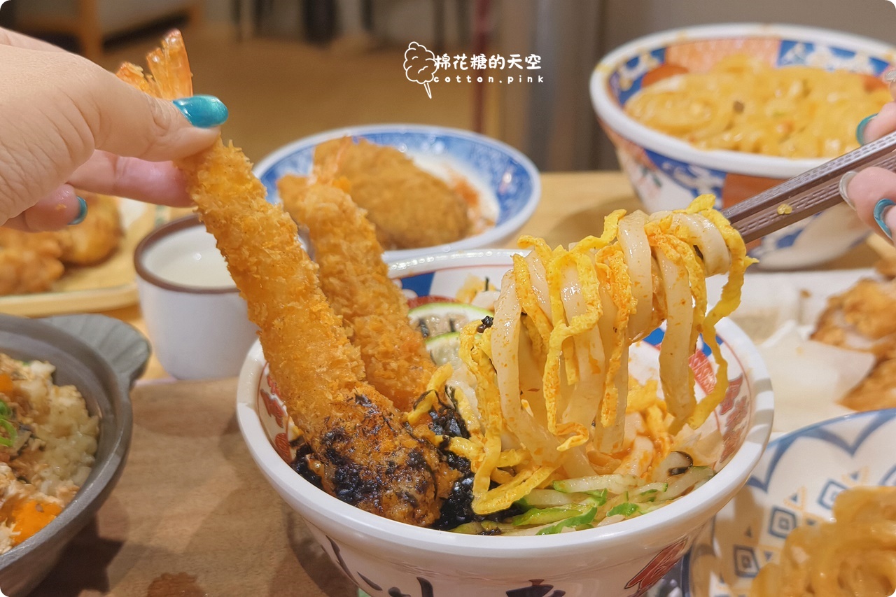中友百貨旁小小麥烏龍麵專賣一中店日式氛圍滿滿!用餐區升級吃起來