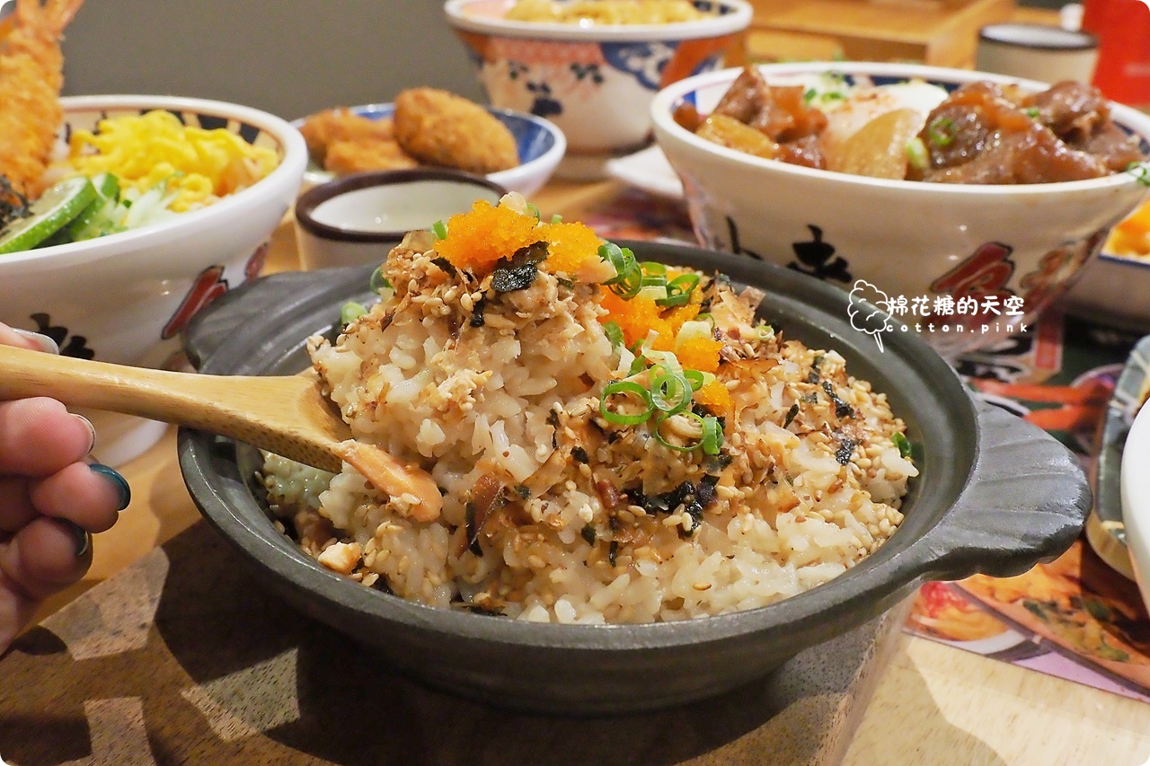 中友百貨旁小小麥烏龍麵專賣一中店日式氛圍滿滿!用餐區升級吃起來