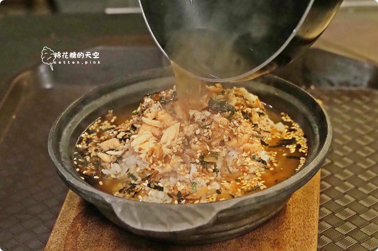 中友百貨旁小小麥烏龍麵專賣一中店日式氛圍滿滿!用餐區升級吃起來