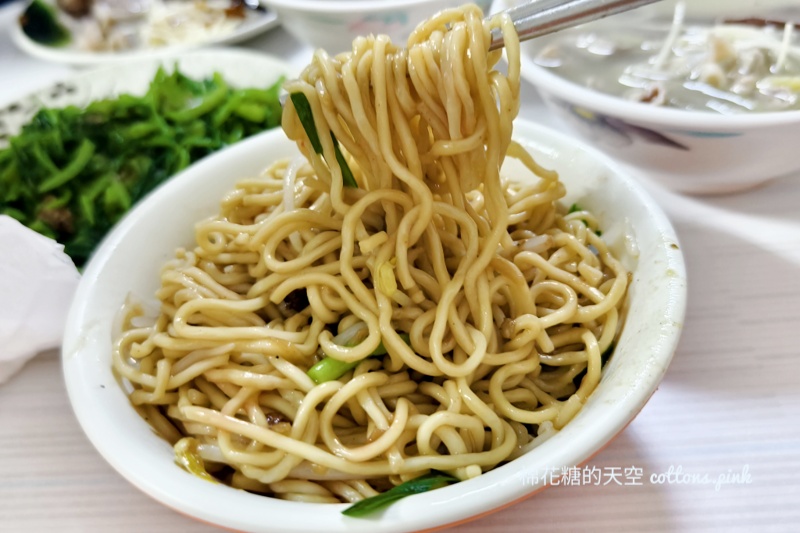 台中宵夜場-藏在美村路旁小巷裡魚市米糕越晚人越多