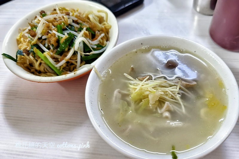 台中宵夜場-藏在美村路旁小巷裡魚市米糕越晚人越多