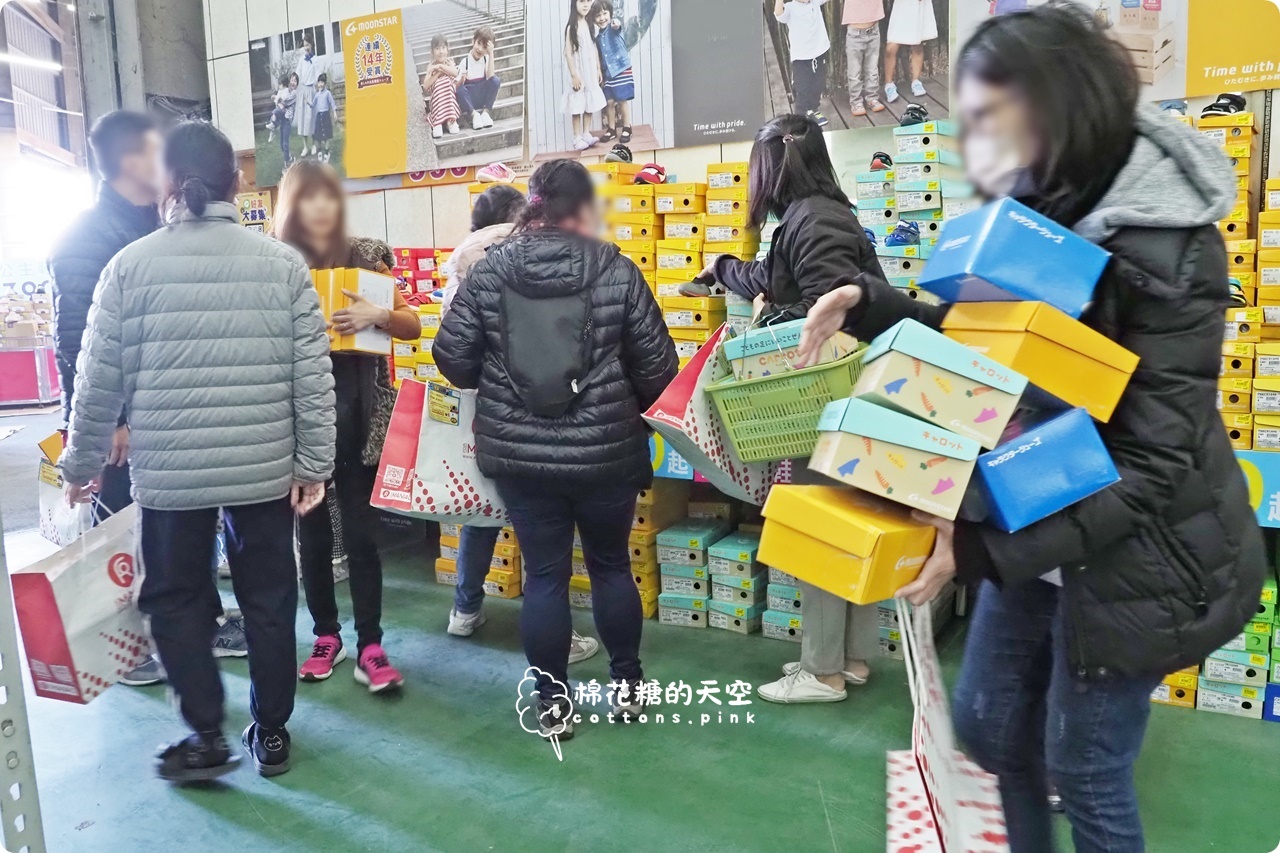 台中在地鞋廠開倉買一送一!開賣首日就爆人潮~童鞋.登山鞋都優惠
