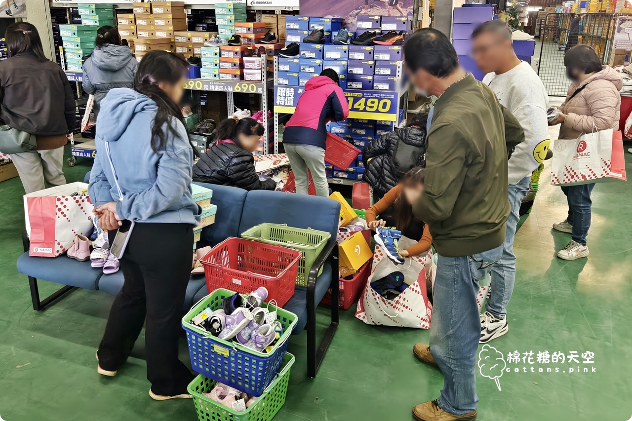 台中在地鞋廠開倉買一送一!開賣首日就爆人潮~童鞋.登山鞋都優惠
