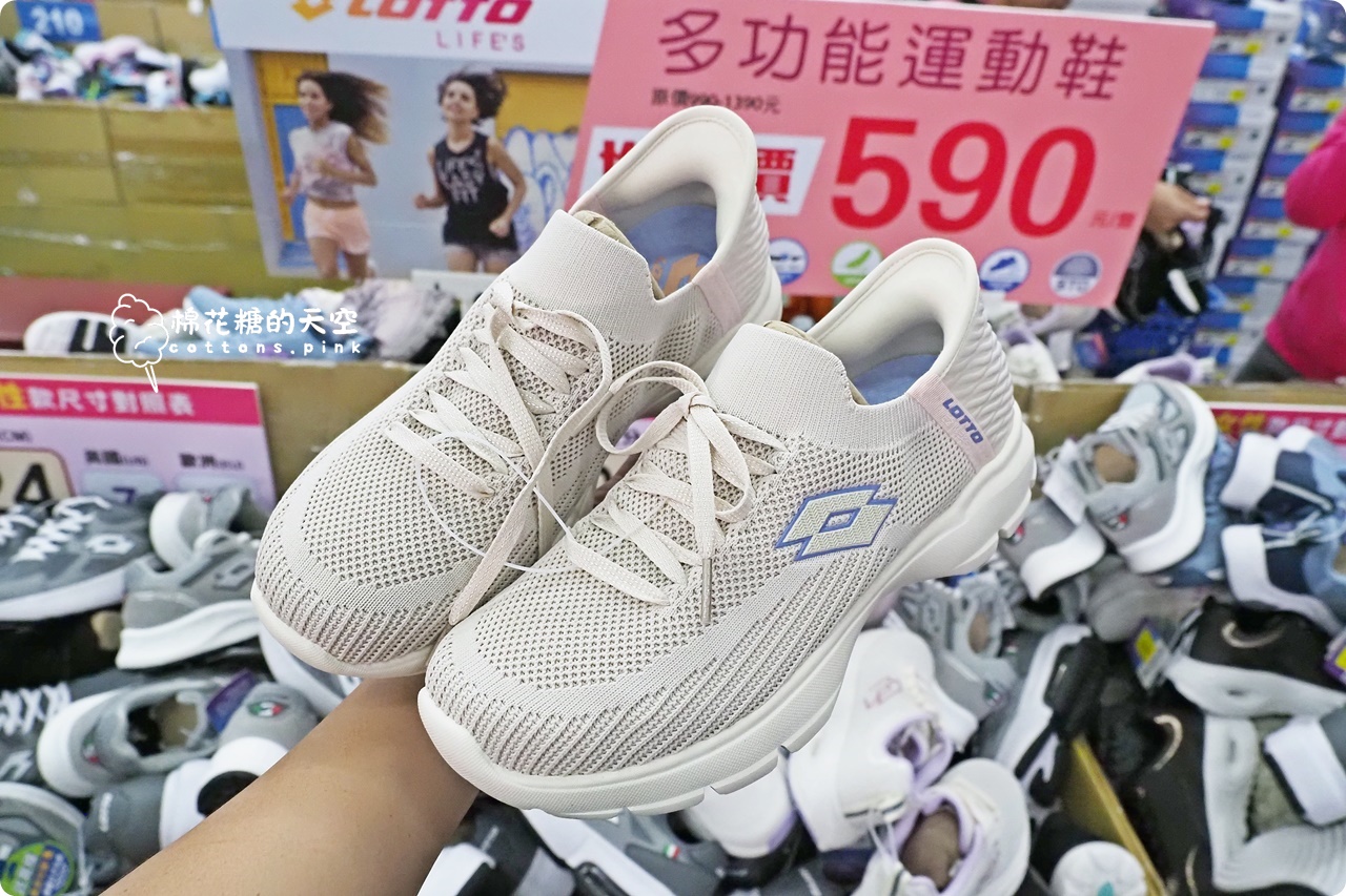 台中在地鞋廠開倉買一送一!開賣首日就爆人潮~童鞋.登山鞋都優惠