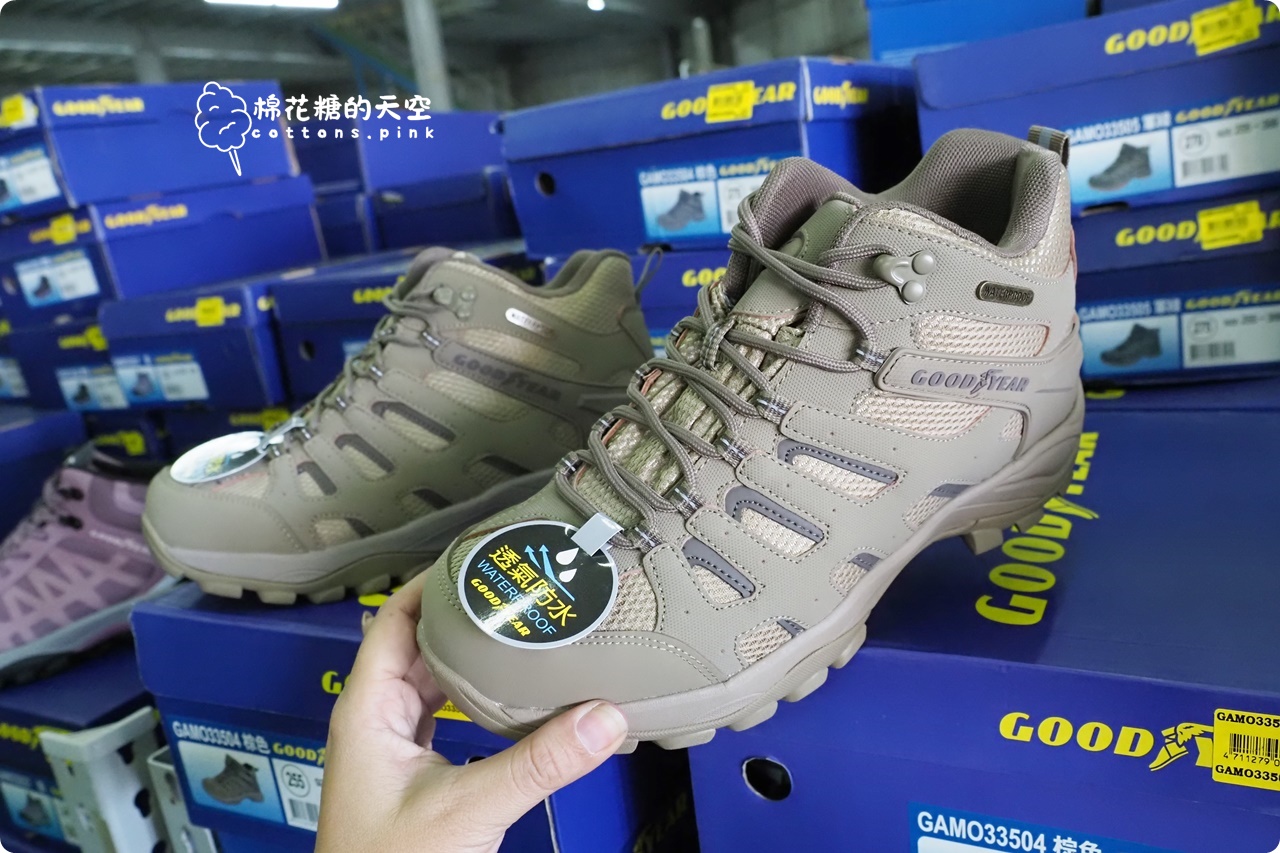 台中在地鞋廠開倉買一送一!開賣首日就爆人潮~童鞋.登山鞋都優惠
