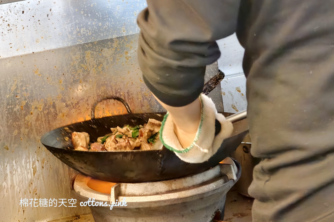 台中烤鴨這家超低調，佳皇城超厚片鴨建議先電話預訂~才不用等！