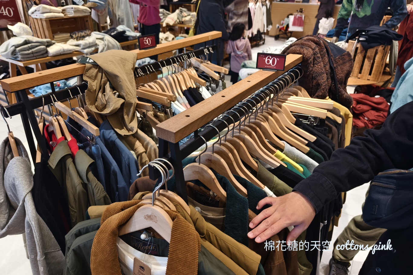 折扣多多~三井outlet ROOTS專櫃最低三折多件再折扣