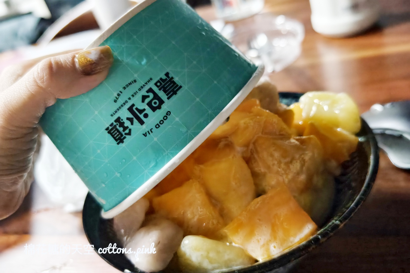 台中芒果冰推薦-嘉良冰鎮最新分店價格根本恩典價！芒果加爆