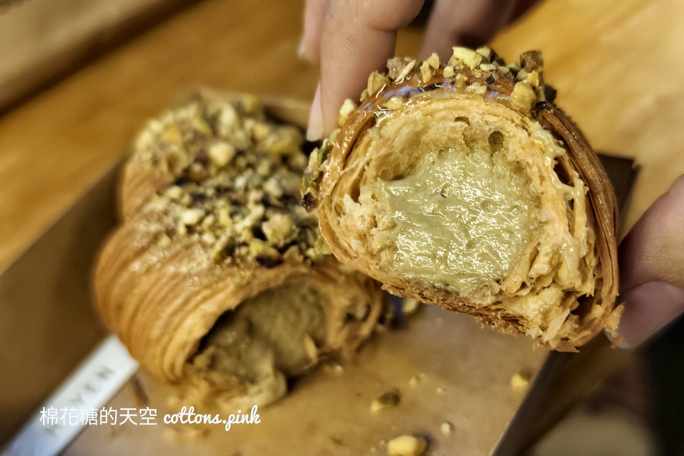 沙鹿可頌專賣店H.YEN最新開心果生乳捲超濃內餡推推 沙鹿可頌專賣店H.YEN最新開心果生乳捲超濃內餡推推