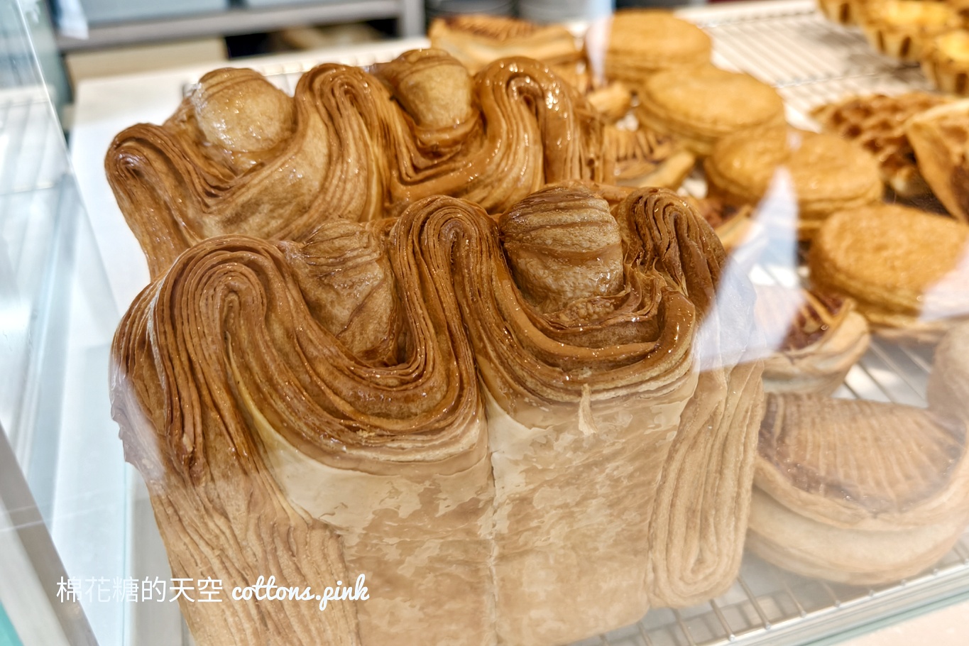 沙鹿可頌專賣店H.YEN最新開心果生乳捲超濃內餡推推 沙鹿可頌專賣店H.YEN最新開心果生乳捲超濃內餡推推