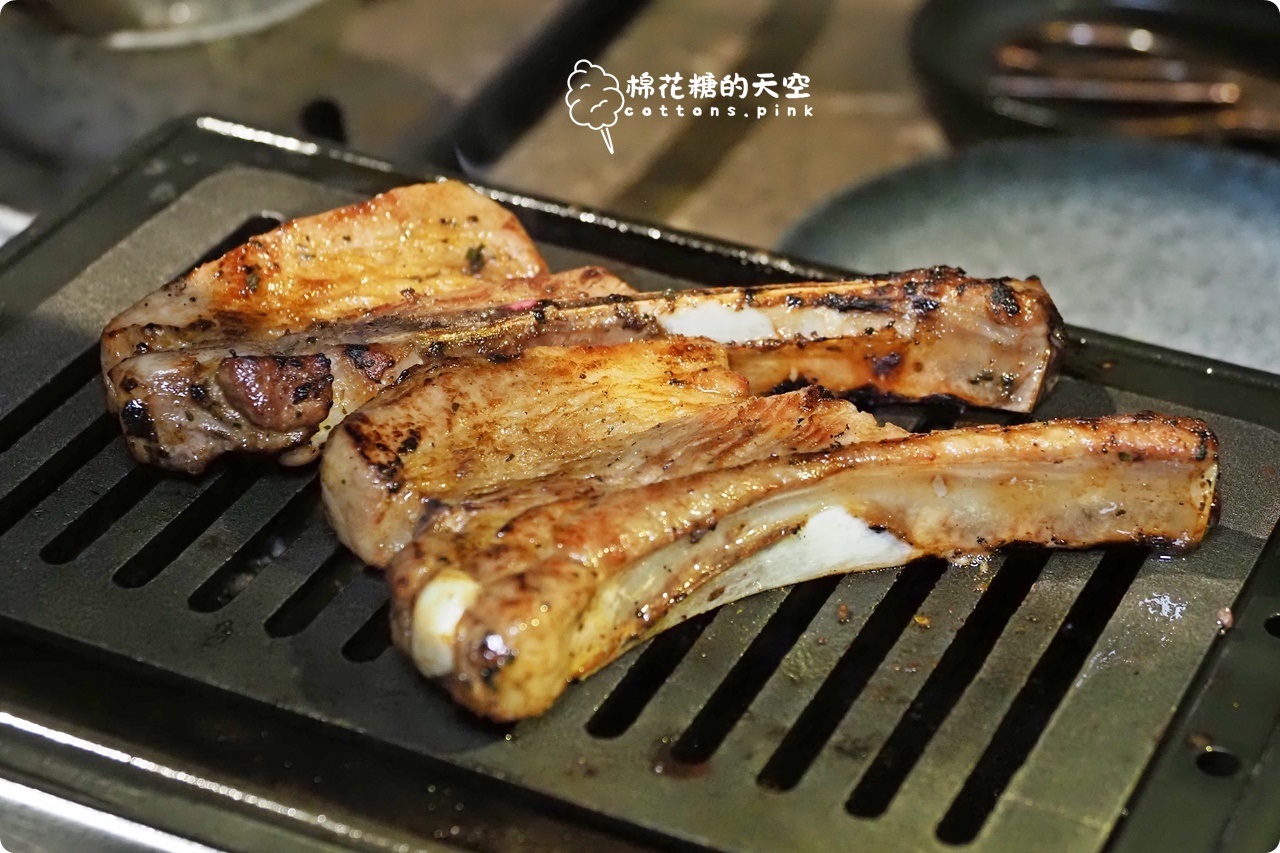 台中燒肉推薦|精誠壹山13海鮮燒烤超彭派！和牛、帝王蟹全包辦