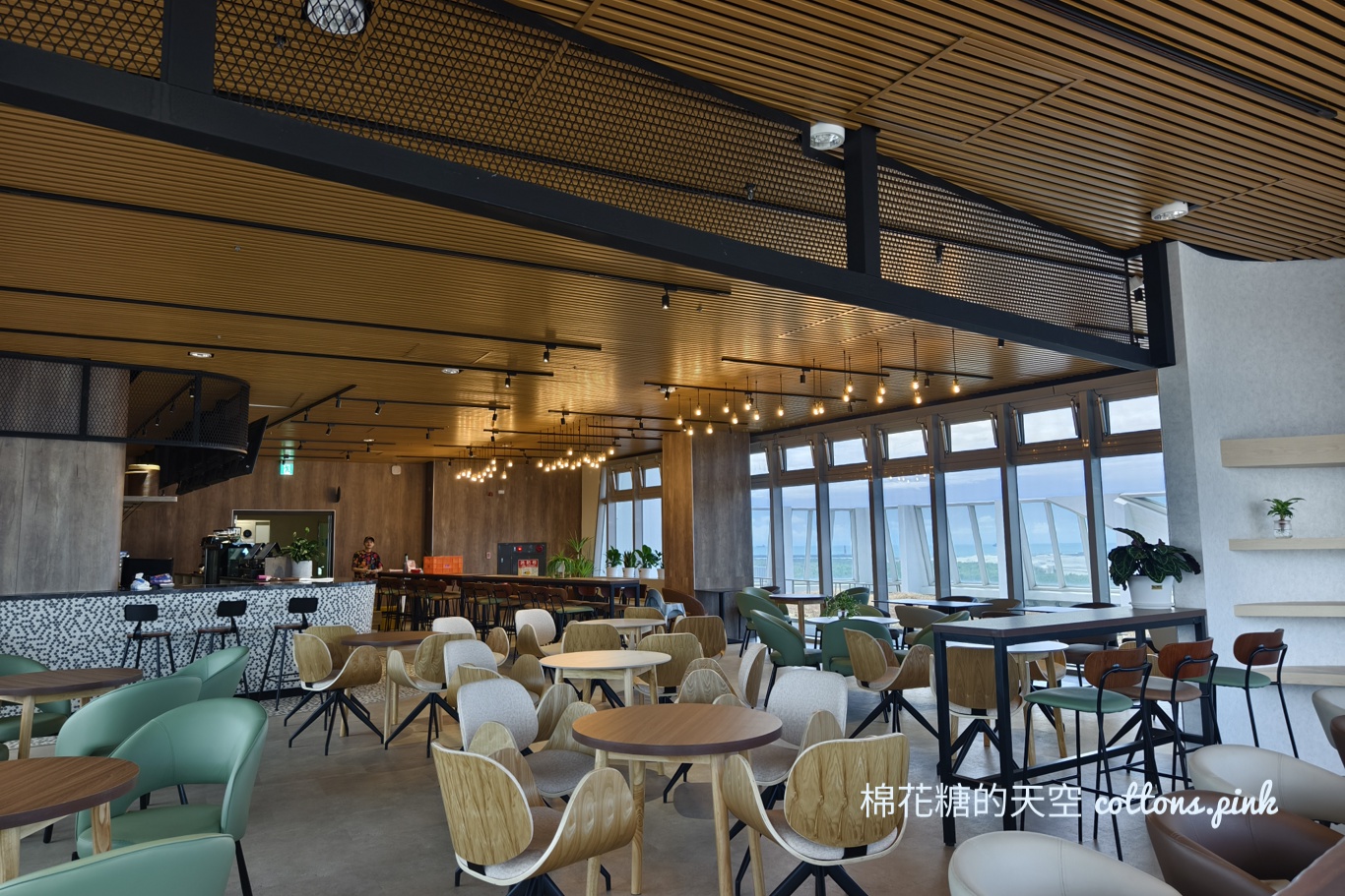 台中海洋館終於開幕啦！內部設備實拍超美水母區、黑潮之海搶先看