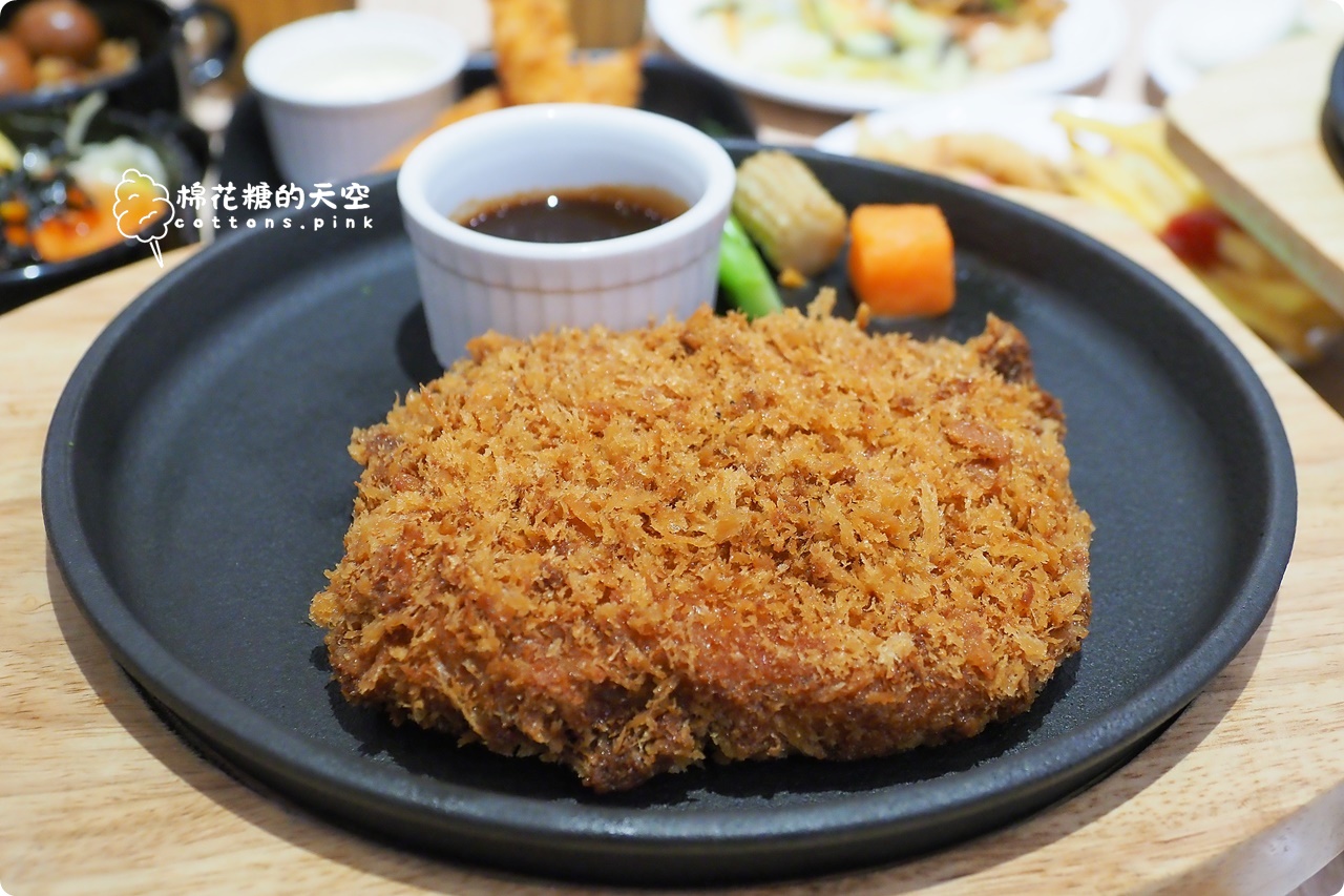 台中吃到飽-牛室炙燒牛排最新分店、元老分店重新開幕！自助吧選擇多