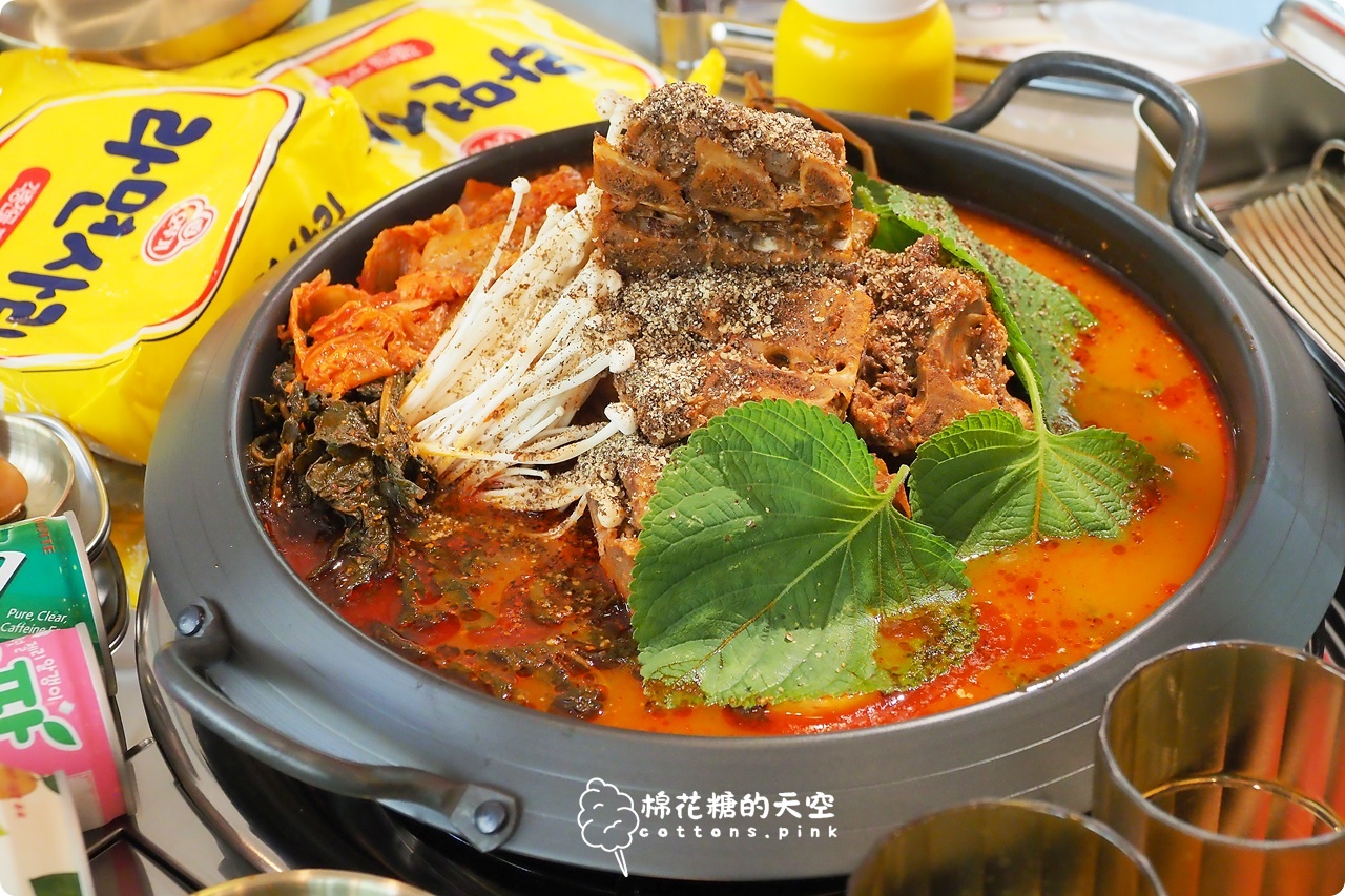 台中公益路最新美食-UNCLE K韓式馬鈴薯排骨鍋台中店開幕就爆人潮！