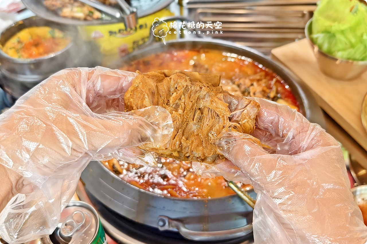 台中公益路最新美食-UNCLE K韓式馬鈴薯排骨鍋台中店開幕就爆人潮！