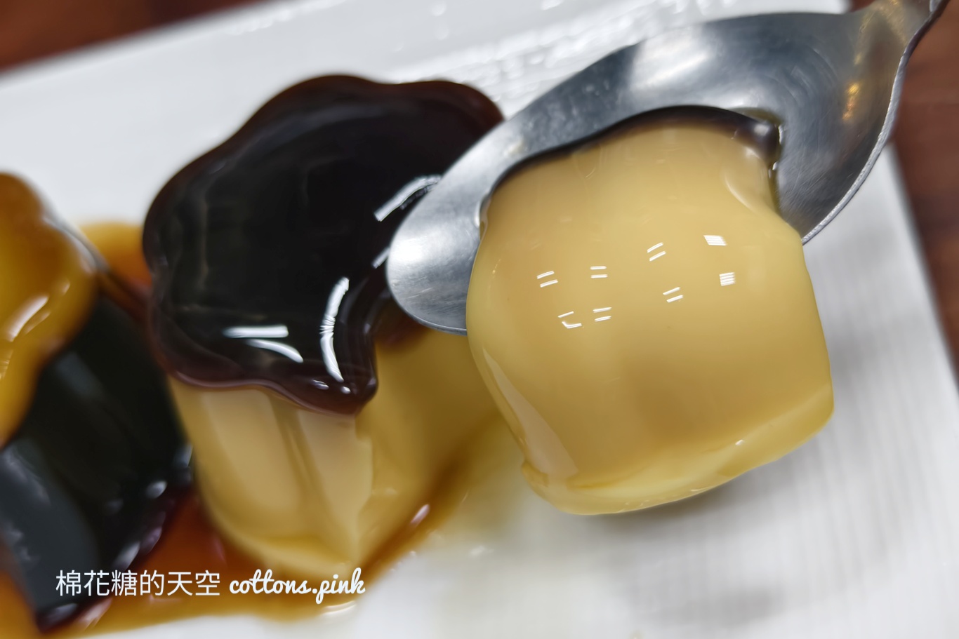 翻轉布丁成真了！全台小七限量預購～口感有點像是...