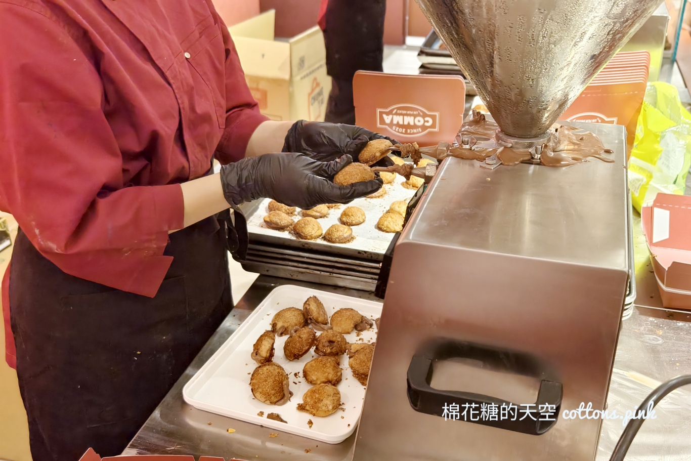 超人氣新光三越快閃櫃-焦糖泡芙一天出爐三次想吃先排隊