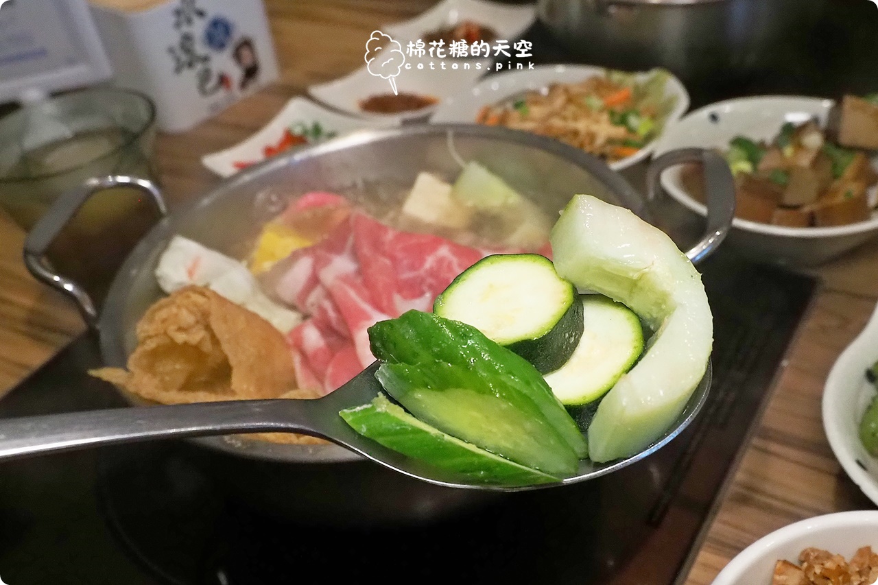 台中北屯火鍋推薦|水滾巴鍋物瓜瓜鍋、麻豆鍋湯頭清甜爽口~平價還有自助吧吃到飽 台中北屯火鍋推薦|水滾巴鍋物瓜瓜鍋、麻豆鍋湯頭清甜爽口~平價還有自助吧吃到飽