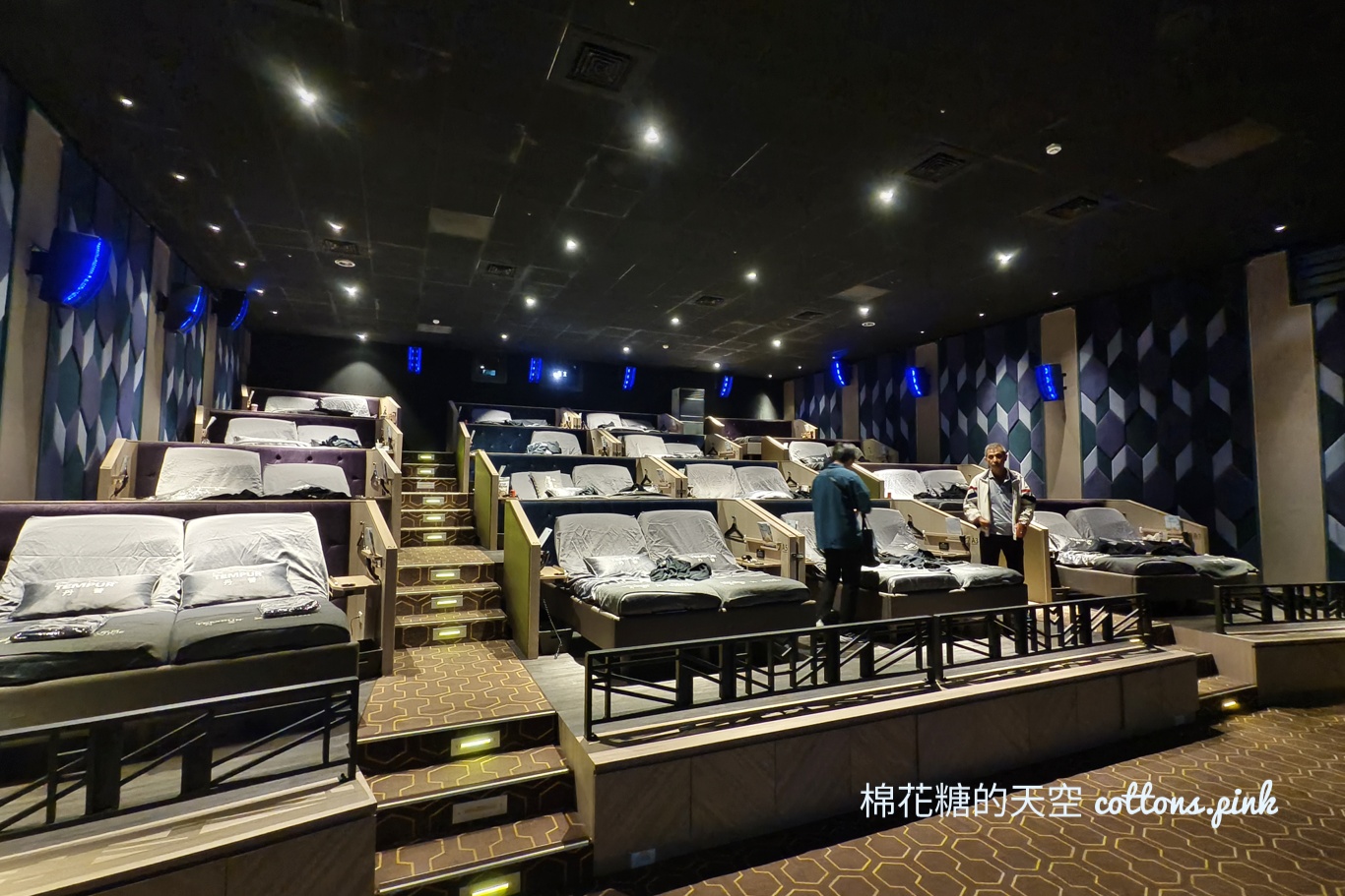 躺著看電影不是夢!台中電影院文心秀泰丹普廳還有零食.飲料吃到飽