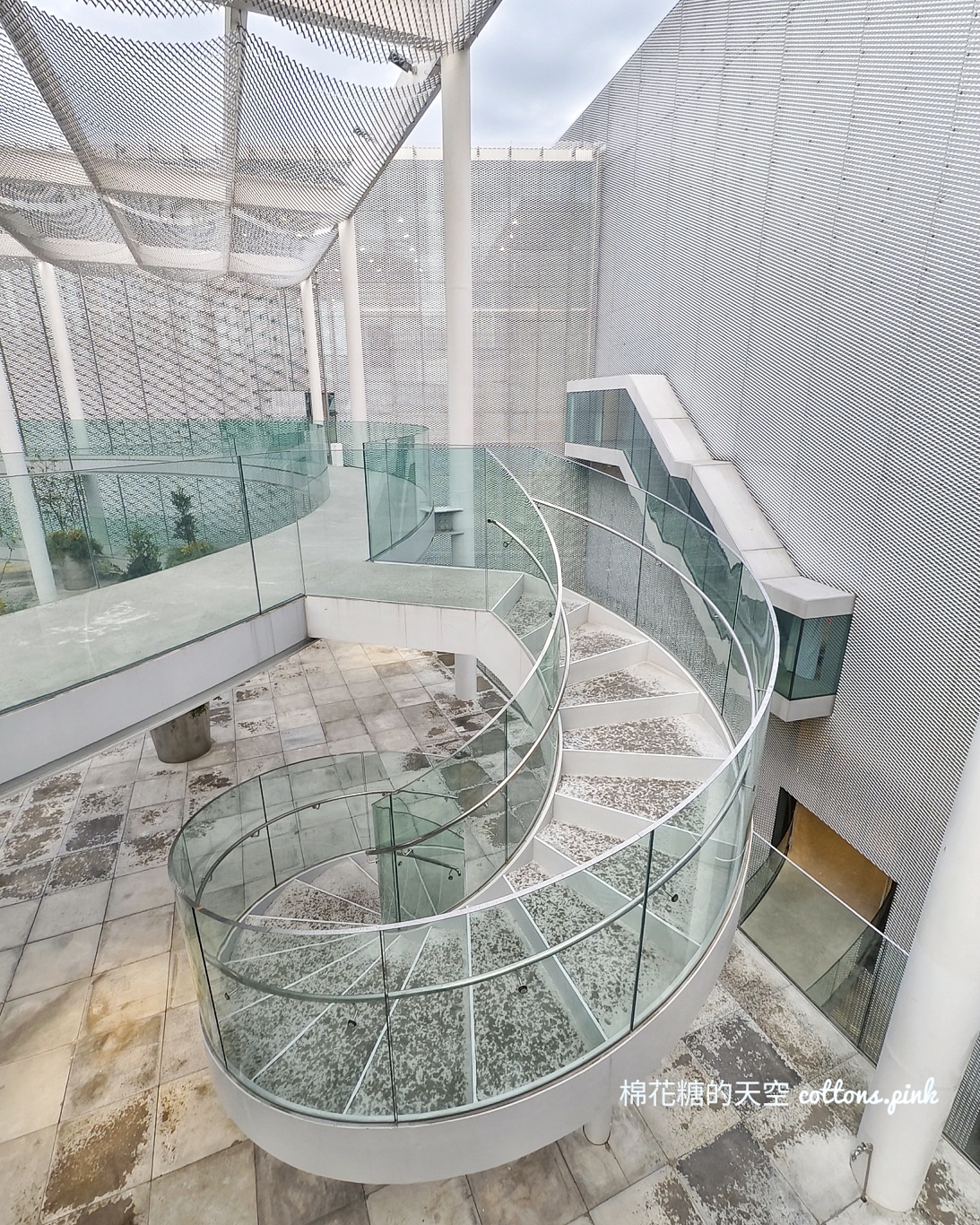 台中最美新景點-綠美圖結合綠地、圖書館與美術館~美到傻眼 台中最美新景點-綠美圖結合綠地、圖書館與美術館~美到傻眼