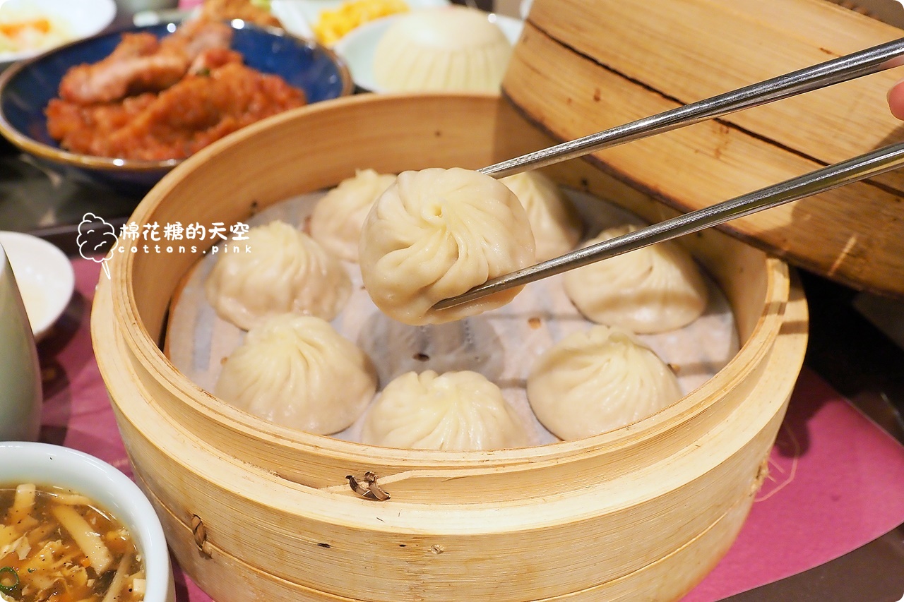 台中新光美食-沁園春最新品牌"春小廚"進駐，現做小籠包變身個人套餐