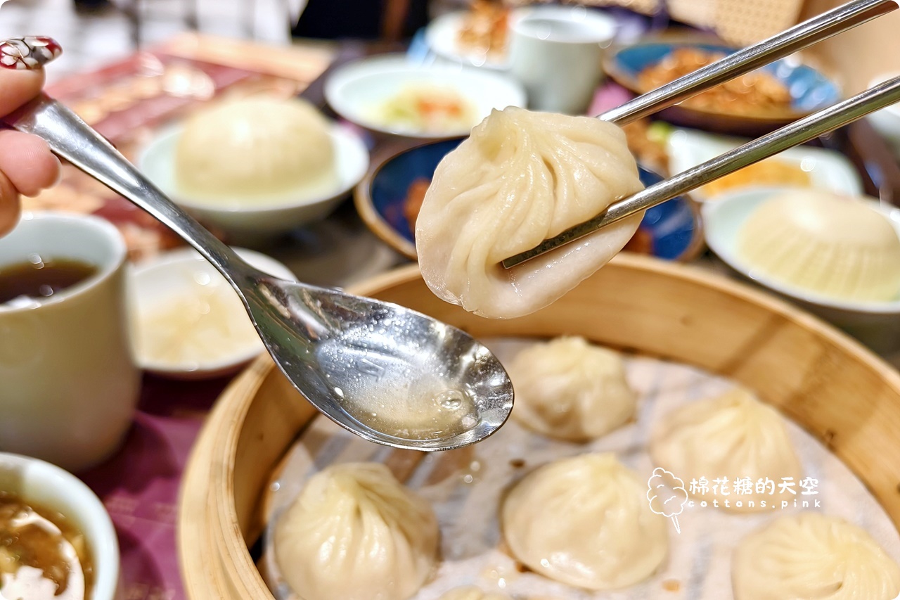 台中新光美食-沁園春最新品牌"春小廚"進駐，現做小籠包變身個人套餐