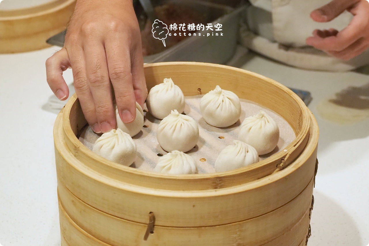 台中新光美食-沁園春最新品牌"春小廚"進駐，現做小籠包變身個人套餐