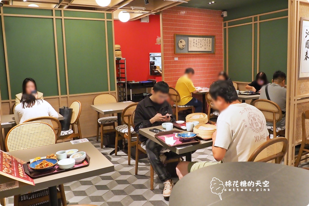 台中新光美食-沁園春最新品牌"春小廚"進駐，現做小籠包變身個人套餐