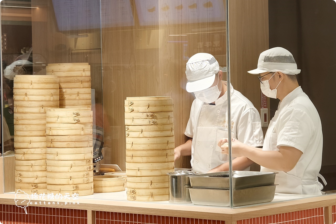 台中新光美食-沁園春最新品牌"春小廚"進駐，現做小籠包變身個人套餐