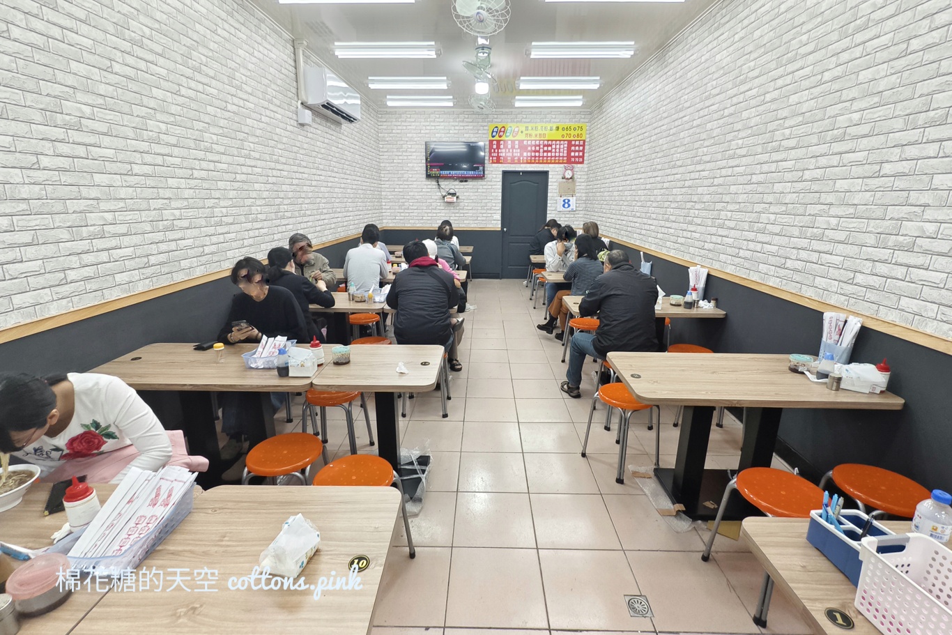 台中向上市場美食|太祖魷魚羹搬新家更明亮!依舊是中美街排隊名店 台中向上市場美食|太祖魷魚羹搬新家更明亮!依舊是中美街排隊名店