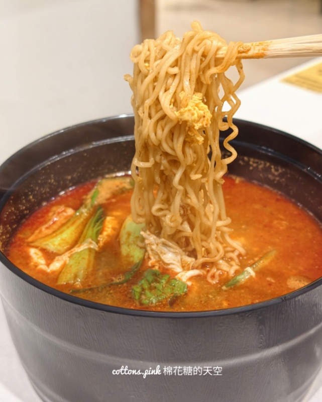 宵夜也可以吃奶酥厚片？十八度雞奶酥超厚、口味很多～夜間限定的美食吃一吃就愛上