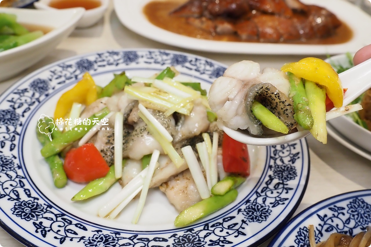 台中向上路龍富貴港式餐廳，主廚大火鑊氣十足，燒鵝脆皮雞必點全攻略