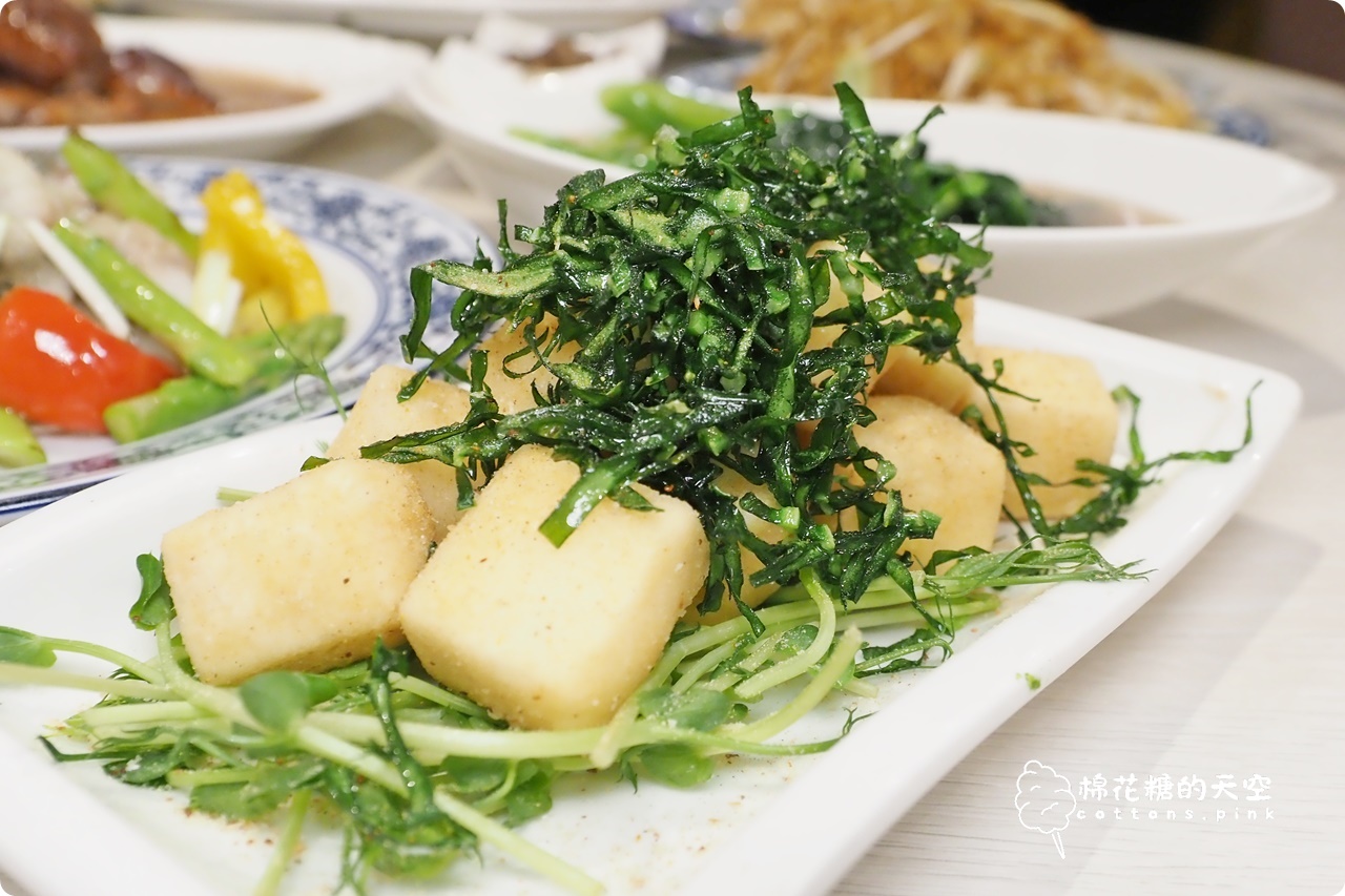 台中向上路龍富貴港式餐廳，主廚大火鑊氣十足，燒鵝脆皮雞必點全攻略