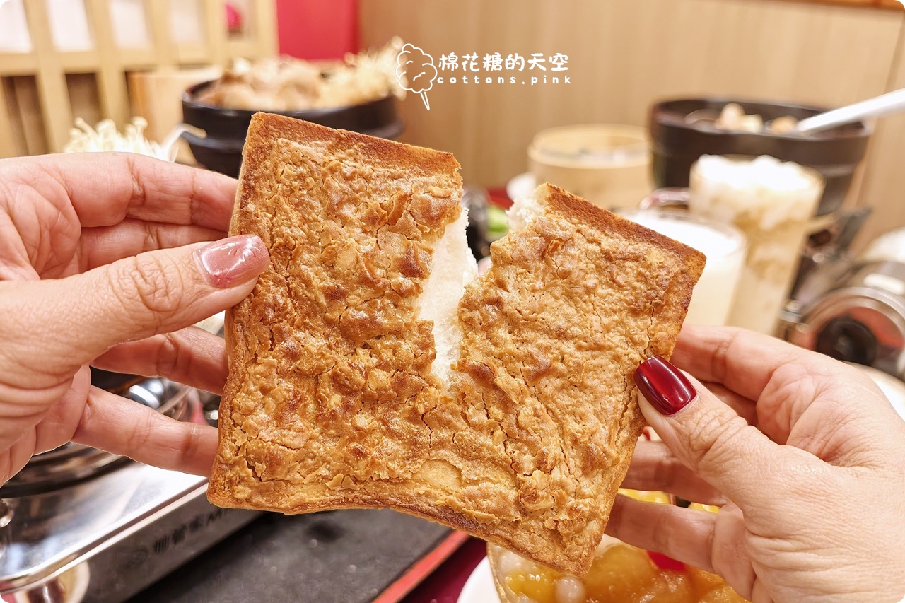 2026 台中必吃聚餐餐廳推薦，有春茶館麵茶拿鐵、炸年糕是招牌，濃白雞湯鍋暖胃首選