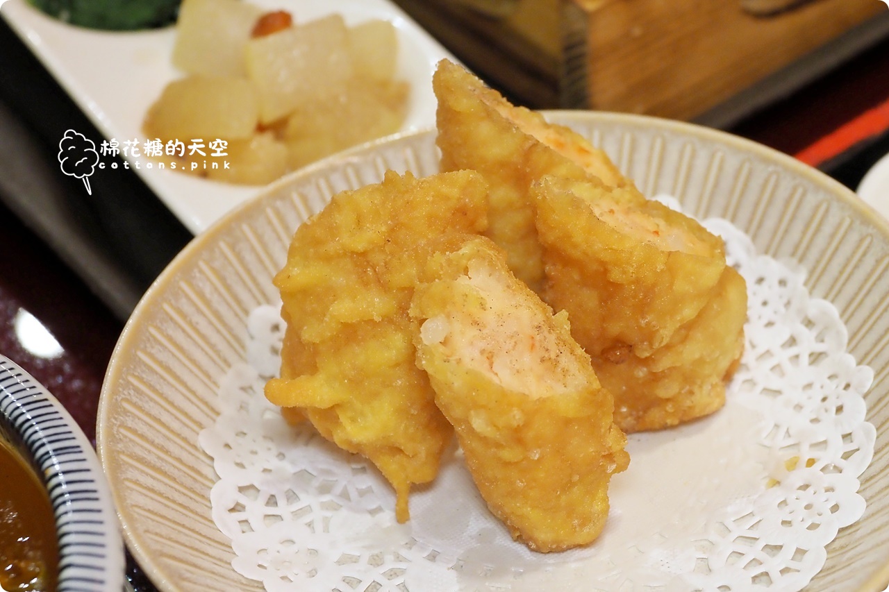 2026 台中必吃聚餐餐廳推薦，有春茶館麵茶拿鐵、炸年糕是招牌，濃白雞湯鍋暖胃首選