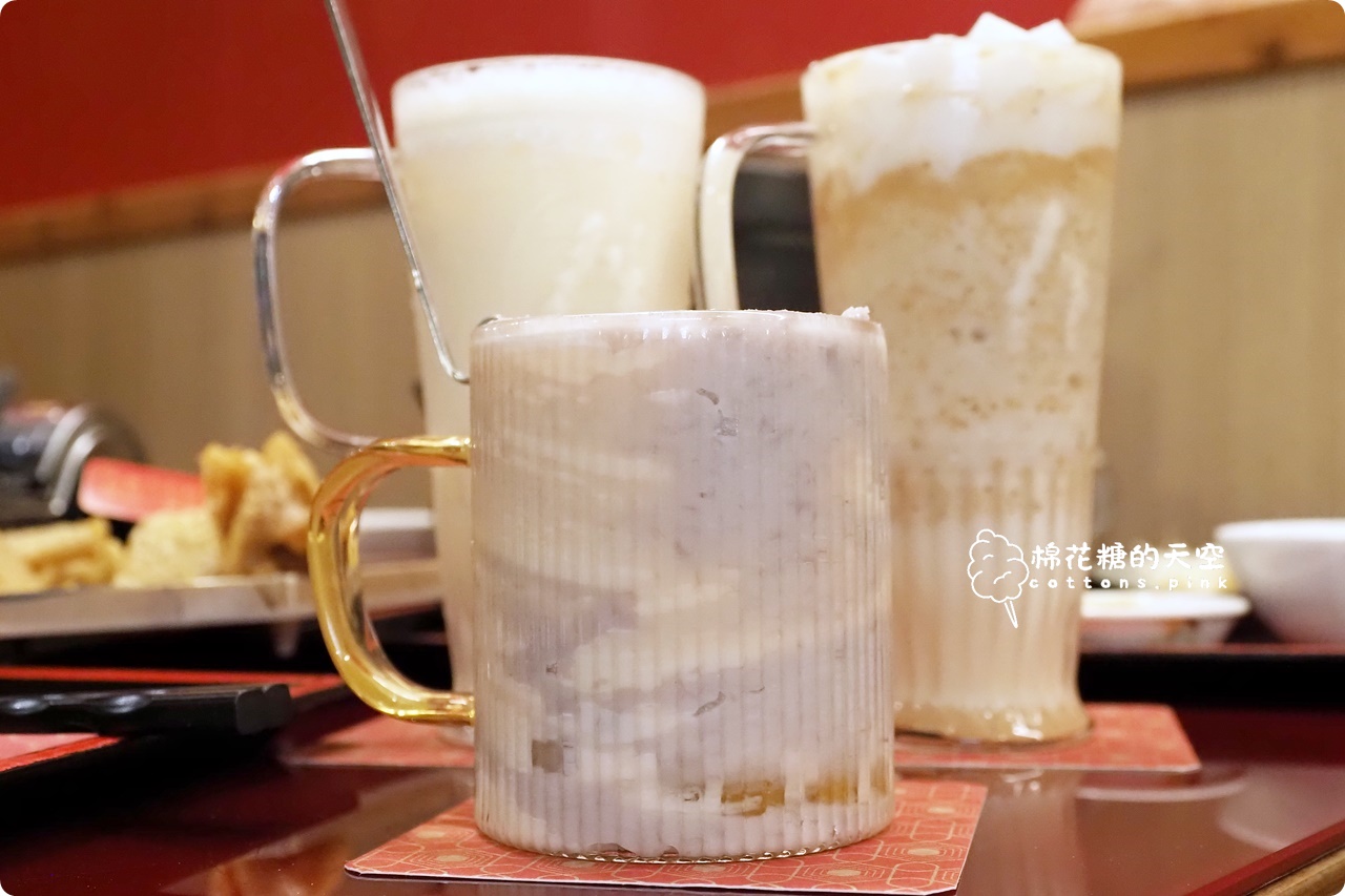 2026 台中必吃聚餐餐廳推薦，有春茶館麵茶拿鐵、炸年糕是招牌，濃白雞湯鍋暖胃首選