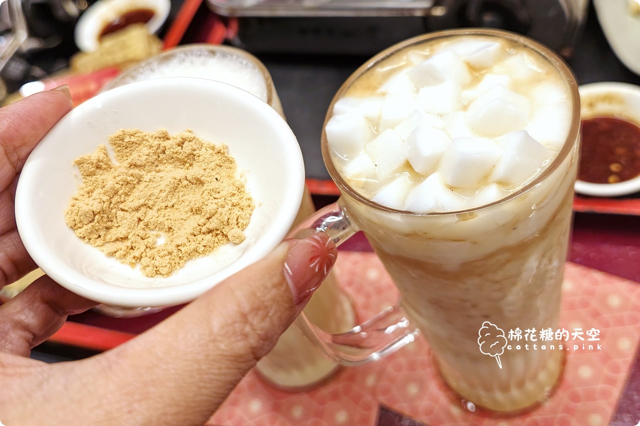 2026 台中必吃聚餐餐廳推薦，有春茶館麵茶拿鐵、炸年糕是招牌，濃白雞湯鍋暖胃首選